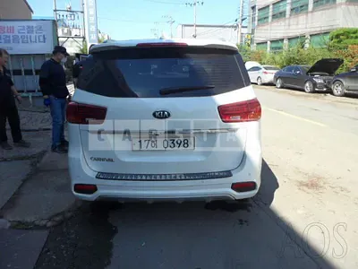 Photo 1 of 10: 2019 Kia Carnival, VIN KNAMC81ABKS559072 — Korean insurance auction