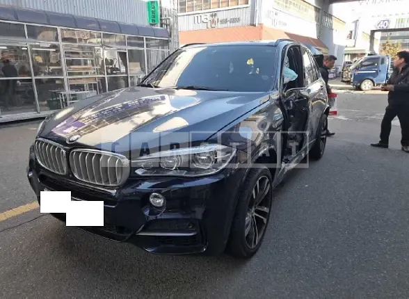 Photo 2 of 19: 2016 BMW X5 M50d, VIN WBAKS8108G0S48844 — Korean insurance auction