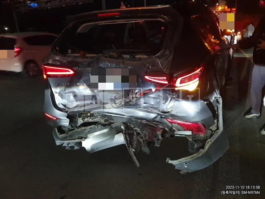 Photo 2 of 14: 2015 Hyundai Santa Fe DM 2.0, VIN KMHSW81UBGU532088 — Korean insurance auction