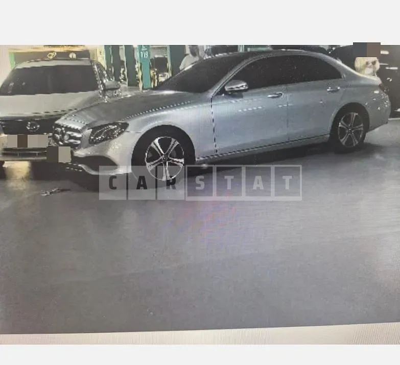 Photo 2 of 6: 2019 Mercedes-Benz E300 — Korean insurance auction