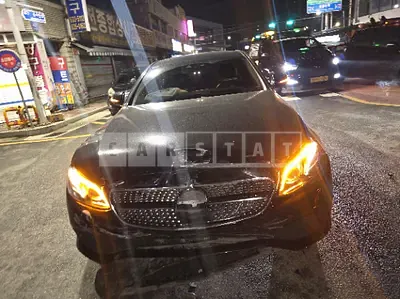 Photo 1 of 5: 2019 Mercedes-Benz E 300 4Matic — Korean insurance auction