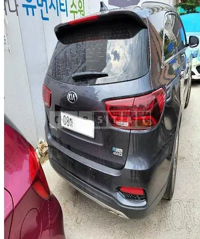 Photo 1 of 9: 2019 Kia Sorento, VIN KNAPH81BDLA596979 — Korean insurance auction