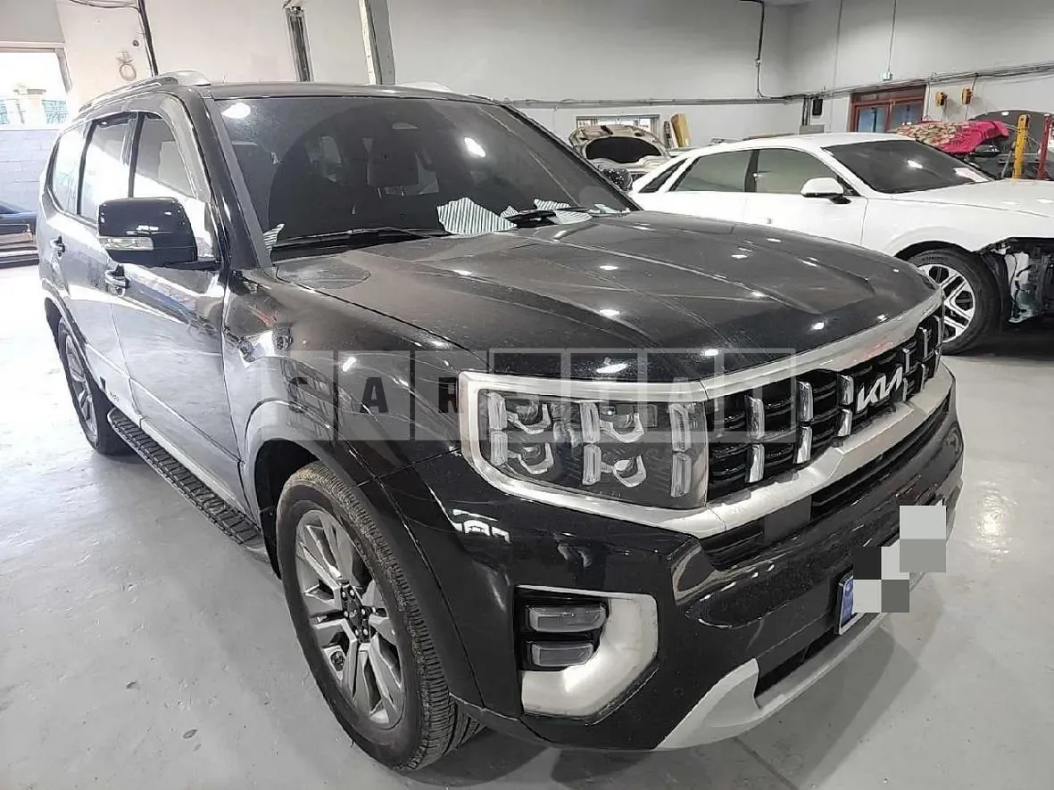 Photo 2 of 13: 2023 Kia Mojave 4WD, VIN KNAKN814DPA249959 — Korean insurance auction