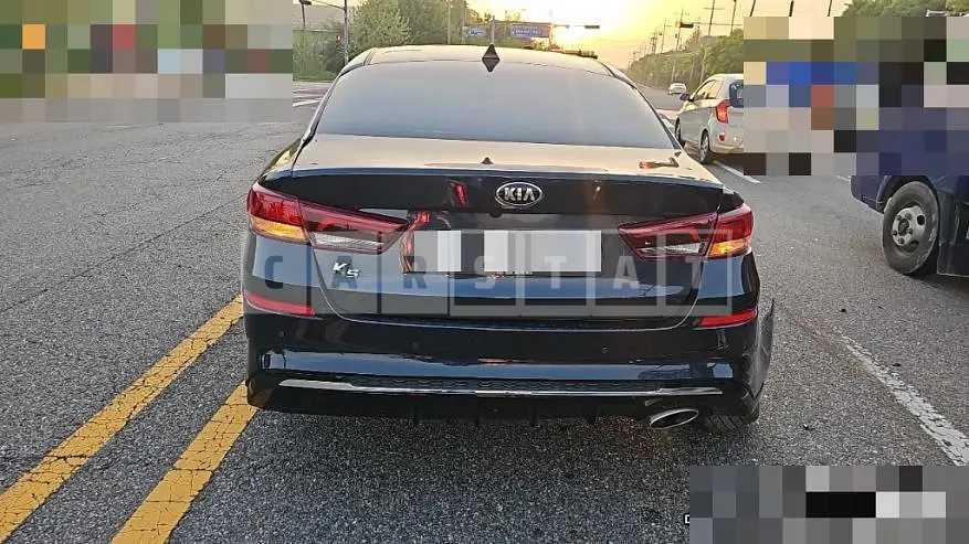 Photo 2 of 13: 2019 Kia K5 2.0 — Korean insurance auction