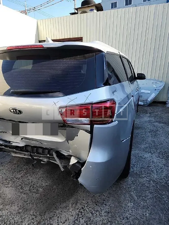 Photo 2 of 16: 2015 Kia Carnivals, VIN KNAMB81ABGS154345 — Korean insurance auction