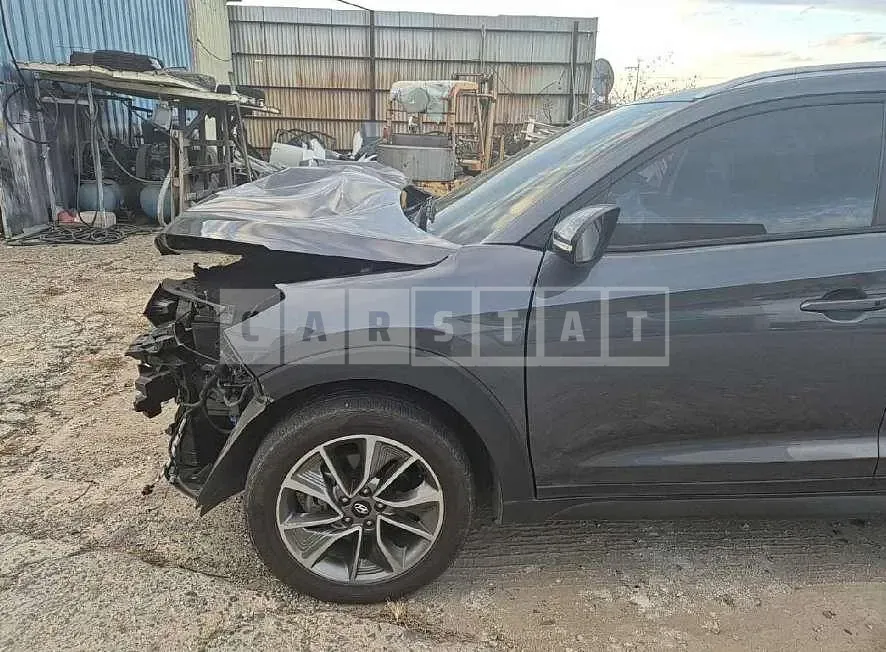 Photo 2 of 37: 2018 Hyundai Tucson TL — Korean insurance auction
