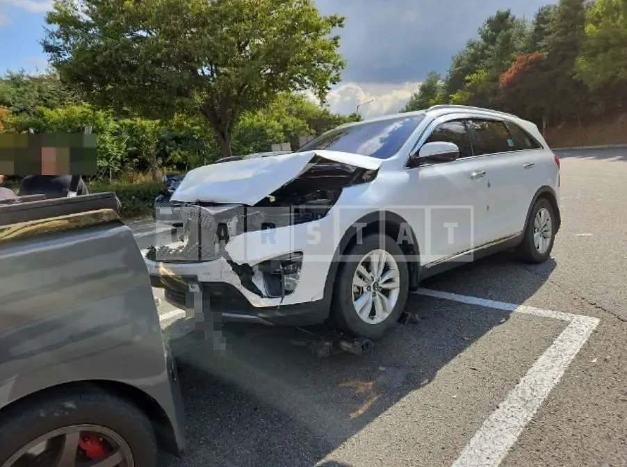 Photo 3 of 3: 2015 Kia Sorento 2.0 (4WD) — Korean insurance auction