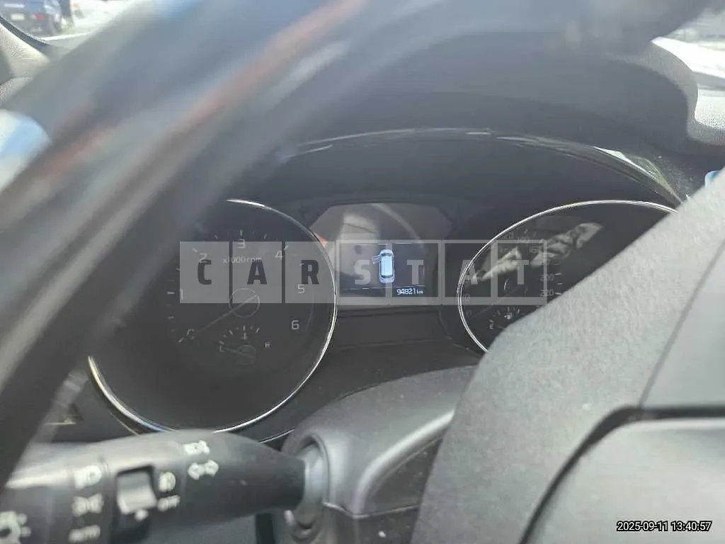 Photo 2 of 8: 2020 Kia Carnivals — Korean insurance auction