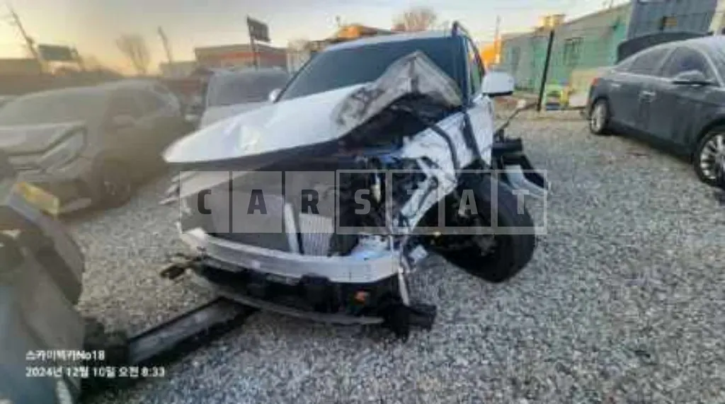 Photo 2 of 2: 2024 Hyundai Santa Fe — Korean insurance auction