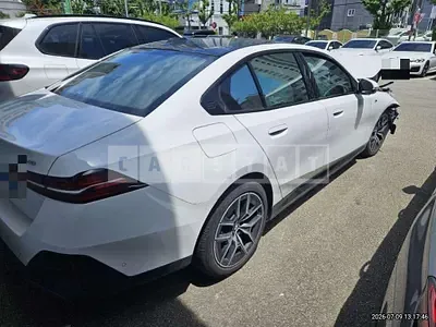 2025 BMW i5 eDrive40