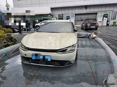 Photo 1 of 11: 2021 Kia EV6 Electric Car — Korean insurance auction