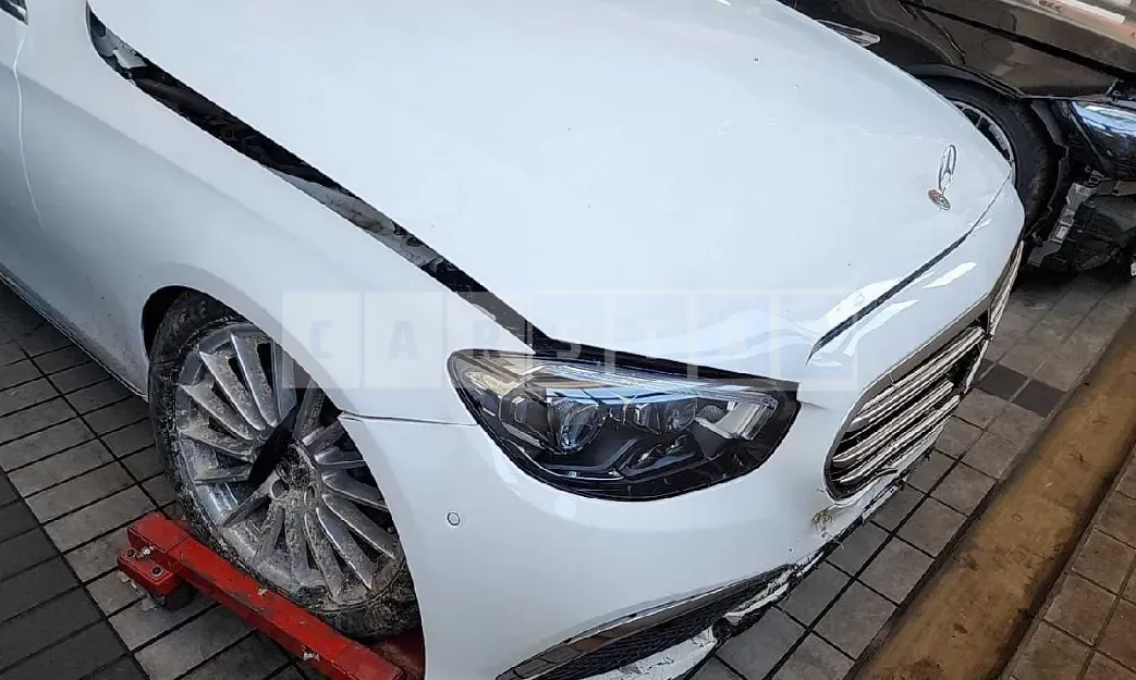 Photo 2 of 24: 2021 Mercedes-Benz E250, VIN W1KZF4FB1MA986554 — Korean insurance auction