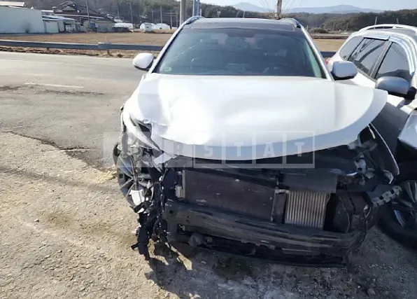 Photo 2 of 15: 2016 Hyundai Santa Fe, VIN KMHSW81UDGU557702 — Korean insurance auction