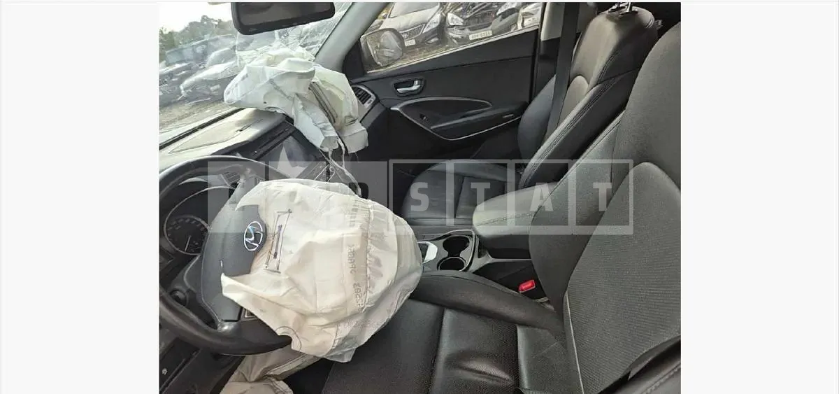 Photo 2 of 18: 2015 Hyundai Santa Fe DM — Korean insurance auction