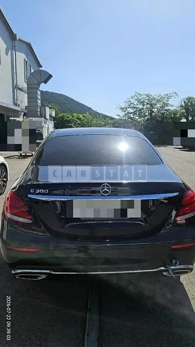 Photo 1 of 7: 2018 Mercedes-Benz E300 — Korean insurance auction