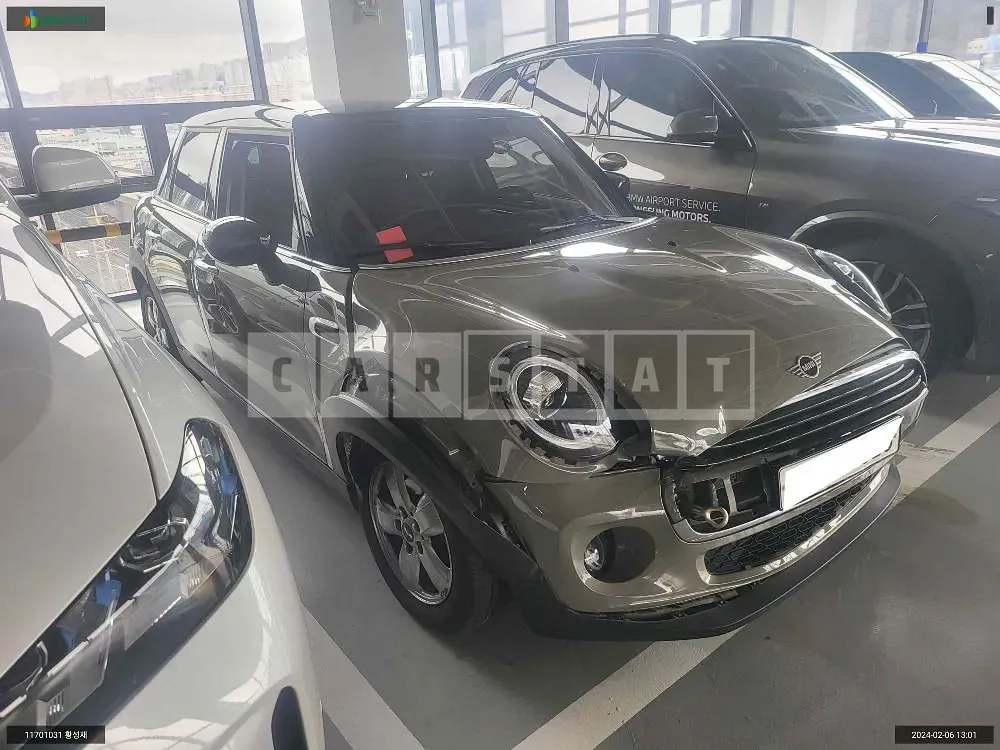 Photo 2 of 10: 2020 MINI Cooper Five-Door, VIN WMWXV7101L2N25808 — Korean insurance auction