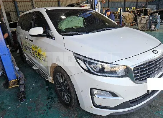 Photo 2 of 36: 2019 Kia Carnival, VIN KNHMF37ABKS504230 — Korean insurance auction