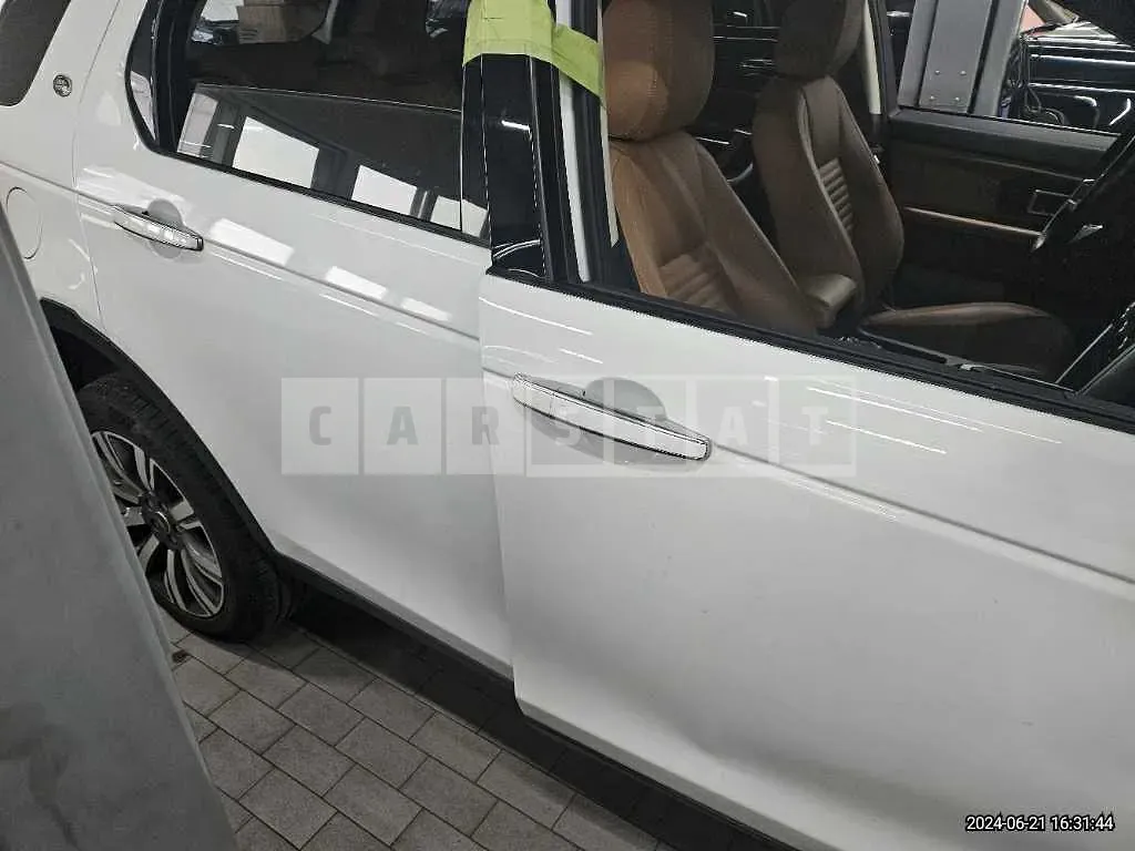 Photo 2 of 21: 2018 Land Rover Discovery Sports 2.0d, VIN SALCA2BN4JH768476 — Korean insurance auction