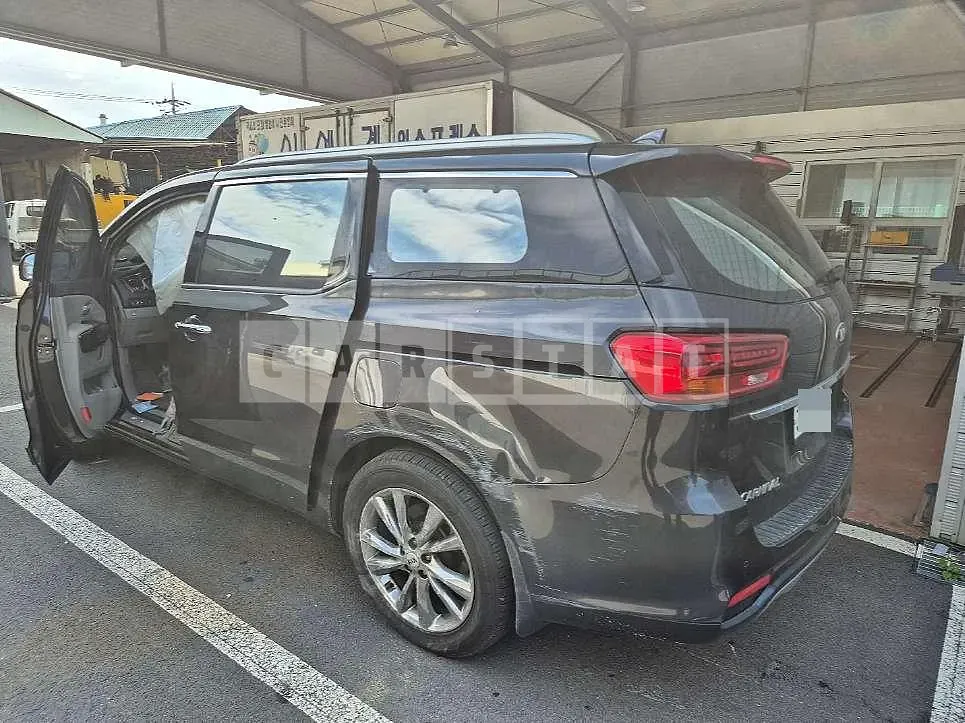 Photo 2 of 9: 2019 Kia Carnivals — Korean insurance auction