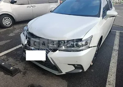 Photo 1 of 33: 2018 Lexus CT200h, VIN JTHKD5BH8J2332415 — Korean insurance auction