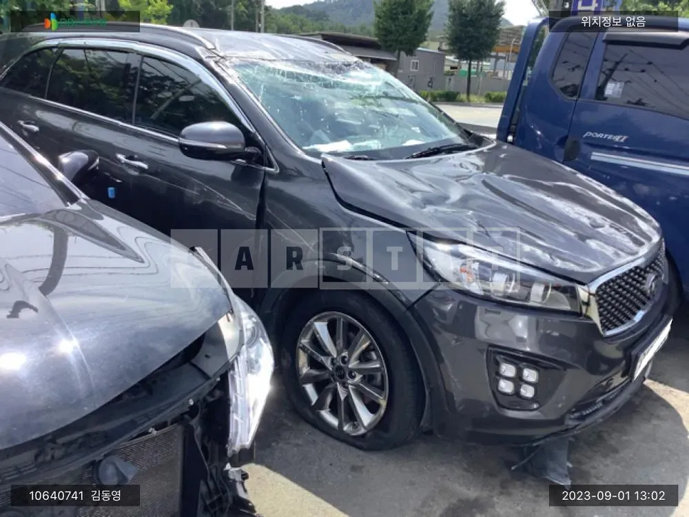Photo 2 of 19: 2017 Kia Sorento /Sorrento, VIN KNAPS81ABHA359945 — Korean insurance auction