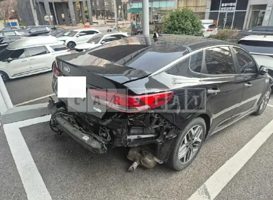 Photo 2 of 13: 2019 Kia K5 — Korean insurance auction