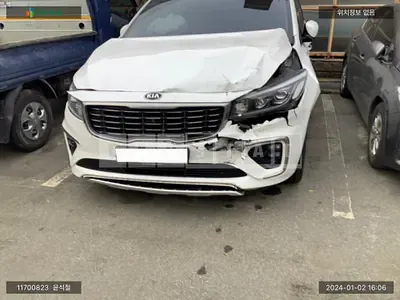 Photo 1 of 11: 2018 Kia Carnival, VIN KNAME81ABKS492112 — Korean insurance auction