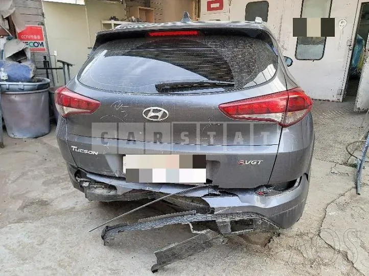 Photo 2 of 35: 2017 Hyundai Tucson, VIN KMHJ3815GHU423447 — Korean insurance auction