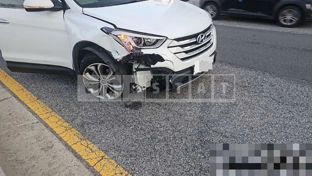 Photo 2 of 9: 2015 Hyundai Santa Fe DM — Korean insurance auction