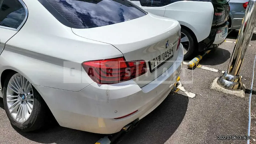 Photo 2 of 20: 2015 BMW 520d, VIN WBA5E5100FG065642 — Korean insurance auction