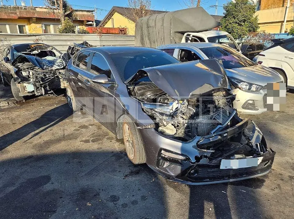 Photo 2 of 8: 2019 Kia Kz — Korean insurance auction