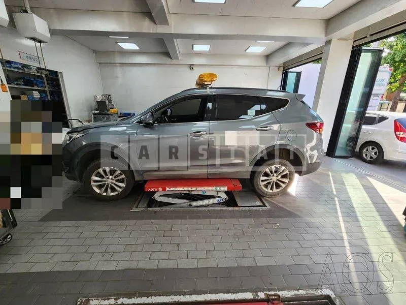 Photo 2 of 15: 2018 Hyundai Santa Fe 2.0 (4WD), VIN KMHSW81UDJU864989 — Korean insurance auction