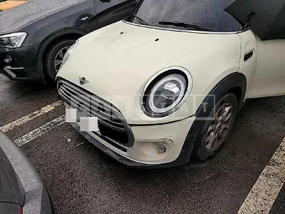 Photo 1 of 49: 2019 MINI Bokni Cooper Five Door — Korean insurance auction