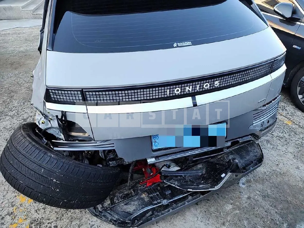 Photo 2 of 22: 2022 Hyundai IONIQ 5, VIN KMHKR81CPNU087040 — Korean insurance auction