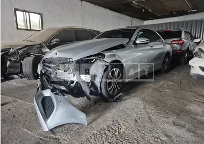 Photo 1 of 19: 2017 Mercedes-Benz C 200 — Korean insurance auction