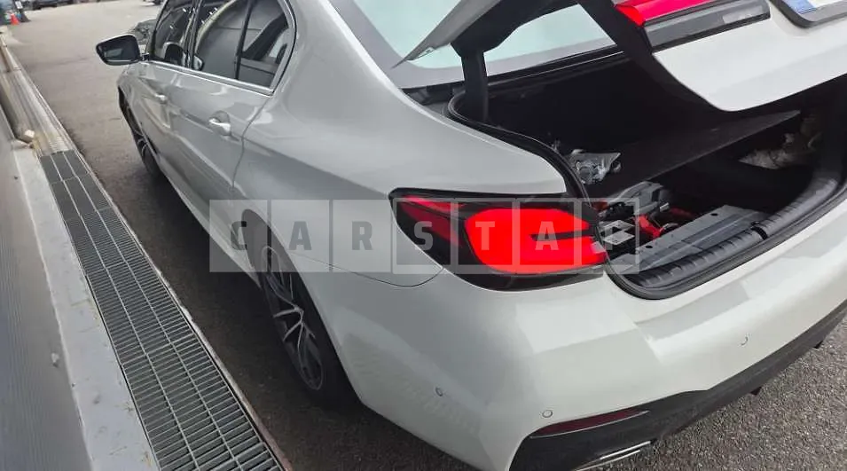 Photo 2 of 8: 2020 BMW 523d xDrive — Korean insurance auction