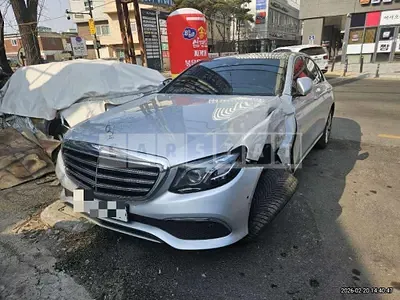 Photo 1 of 21: 2017 Mercedes-Benz E300 4Matic — Korean insurance auction