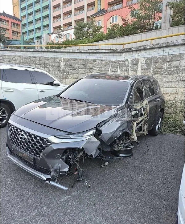Photo 2 of 16: 2019 Hyundai Santa Fe — Korean insurance auction