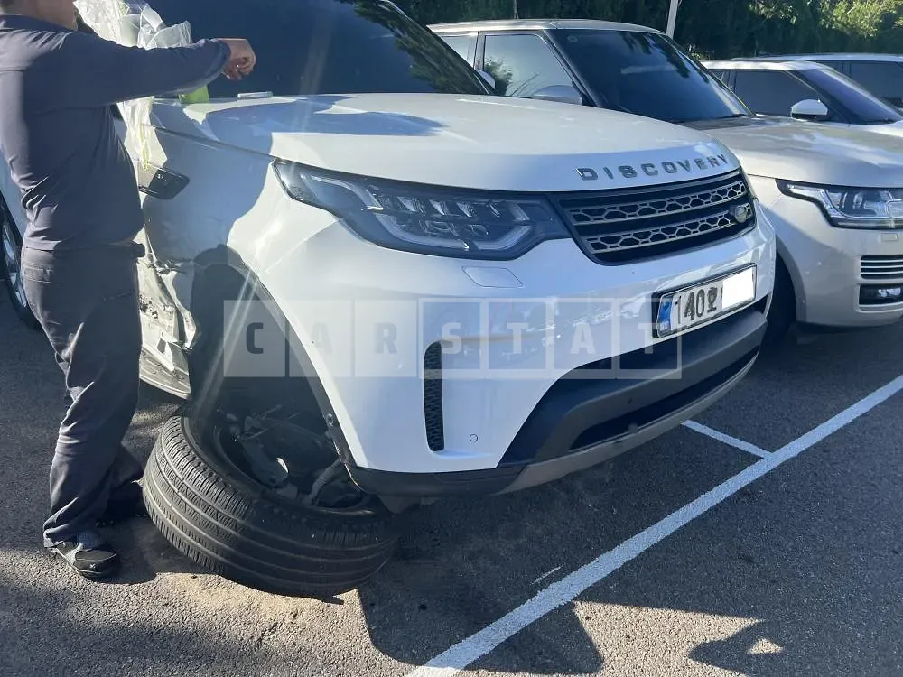 Photo 2 of 48: 2020 Land Rover Discovery SD4, VIN SALRA2BN7L2416489 — Korean insurance auction