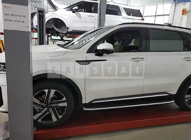 Photo 2 of 23: 2022 Kia Sorento, VIN KNARH81GBNA104111 — Korean insurance auction