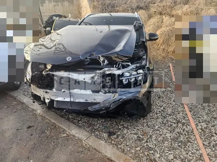 Photo 3 of 3: 2022 Mercedes-Benz GLC300 4Matic — Korean insurance auction