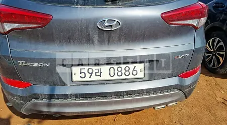 Photo 2 of 19: 2017 Hyundai Tucson, VIN KMHJ381ABHU256436 — Korean insurance auction
