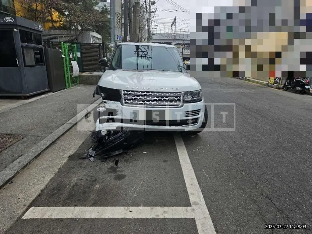 Photo 2 of 28: 2015 Land Rover Range Rover 5.0SC — Korean insurance auction