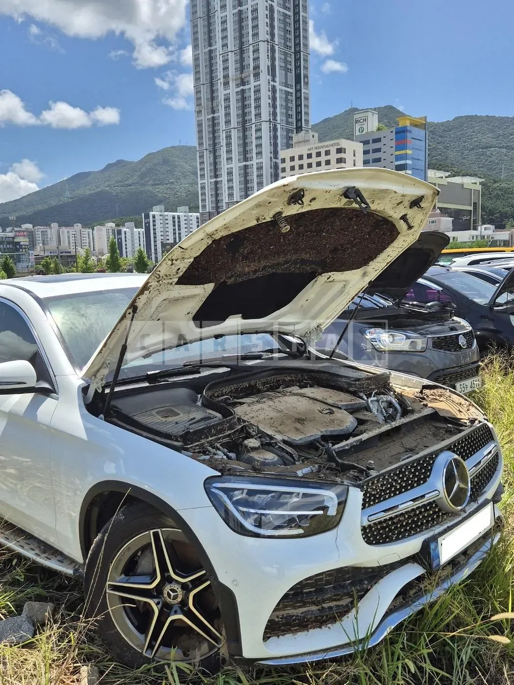 Photo 2 of 9: 2021 Mercedes-Benz GLC220d 4Matic Coupe, VIN W1N0J1FB9MF956519 — Korean insurance auction