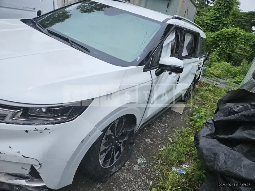 Photo 2 of 14: 2023 Kia Carnival 3.5 — Korean insurance auction