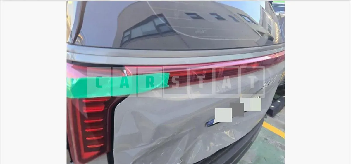 Photo 2 of 15: 2025 Kia Carnival Hybrid, VIN KNANE81ABSS063527 — Korean insurance auction