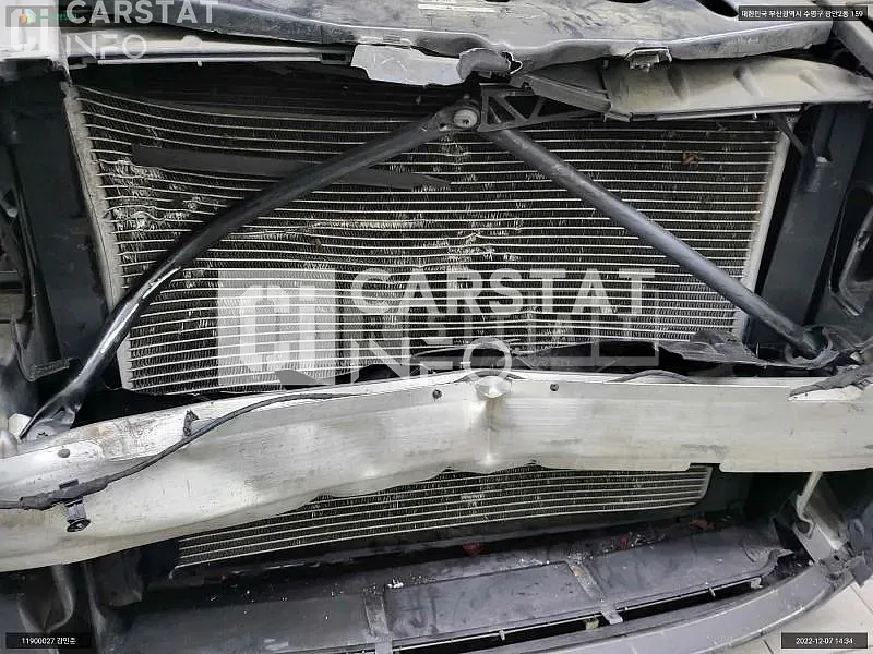 Photo 2 of 12: 2015 BMW 520d, VIN WBA5E5109FG064120 — Korean insurance auction