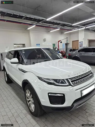 Photo 1 of 9: 2018 Land Rover Range Rover Evoque 2.0d, VIN SALVA2BN7JH268756 — Korean insurance auction