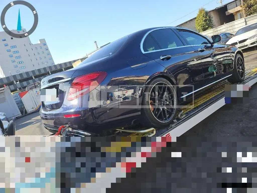 Photo 2 of 44: 2017 Mercedes-Benz E220 d — Korean insurance auction