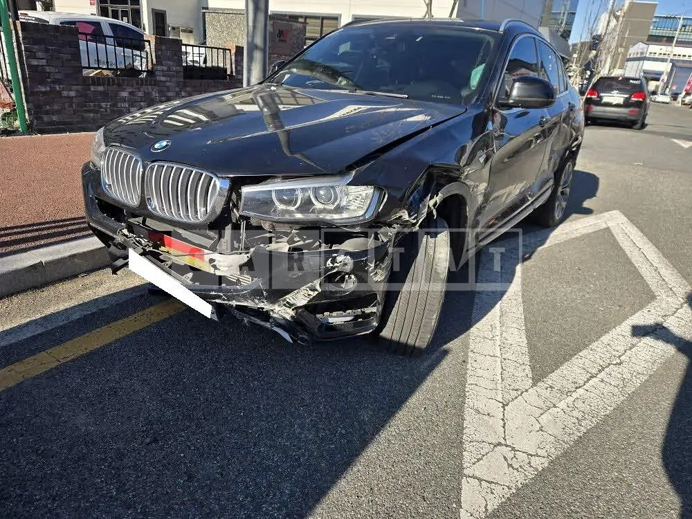 Photo 2 of 17: 2015 BMW X4 xDrive20d, VIN WBAXX1102F0L84495 — Korean insurance auction